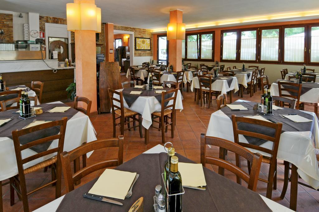 Villaggio Camping Adria Casal Borsetti Esterno foto