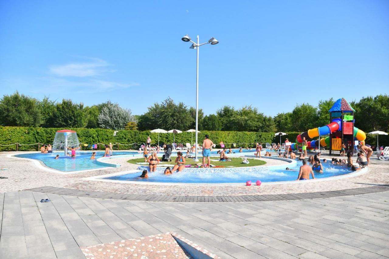 Villaggio Camping Adria Casal Borsetti Esterno foto